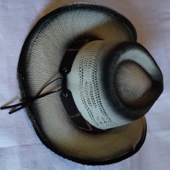 Off-White Cowboy Hat with Wide Brim and Dark Band - Picture 2 of 4